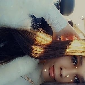 Meet your Posher, Hally